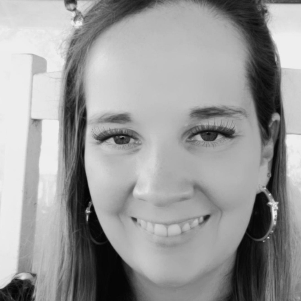 Meet your Posher, Adrienne